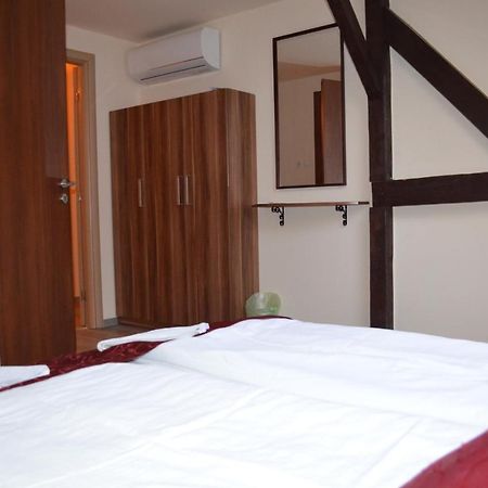 세게드 Holdfenyszallas B&B 외부 사진