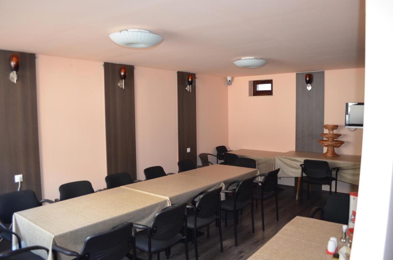 세게드 Holdfenyszallas B&B 외부 사진