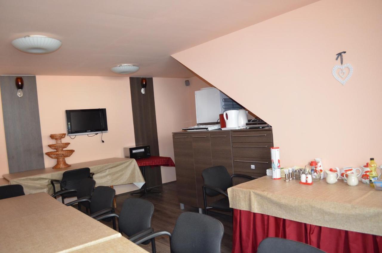 세게드 Holdfenyszallas B&B 외부 사진