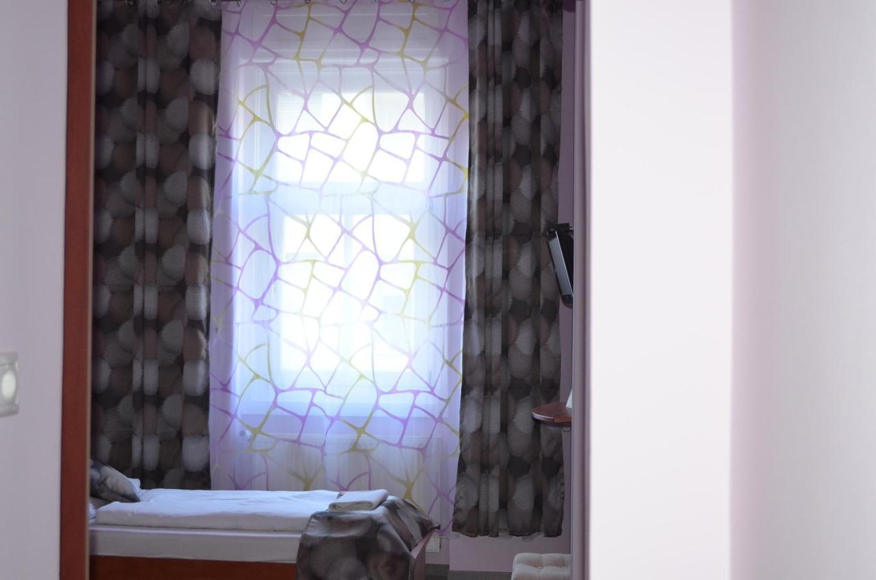 세게드 Holdfenyszallas B&B 외부 사진