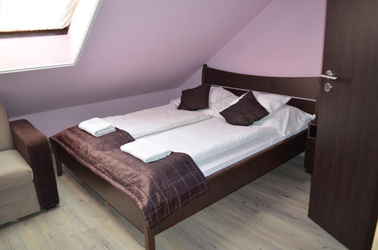 세게드 Holdfenyszallas B&B 외부 사진